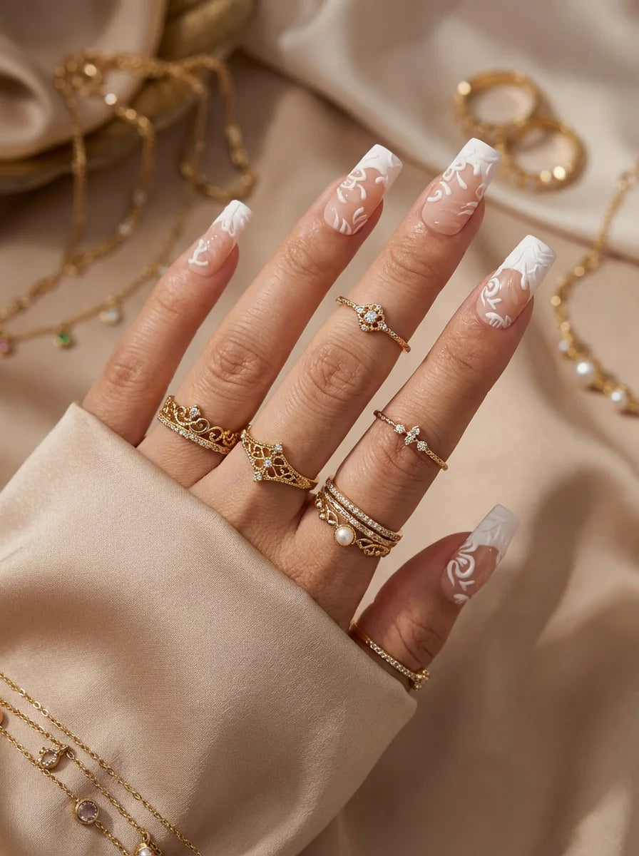 BAROQUE LACE falsche Nägel Nahaufnahme - Detailansicht