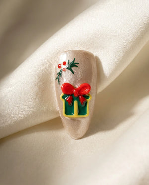 Christmas Gift | DETAIL | Detailansicht des Nageldesigns