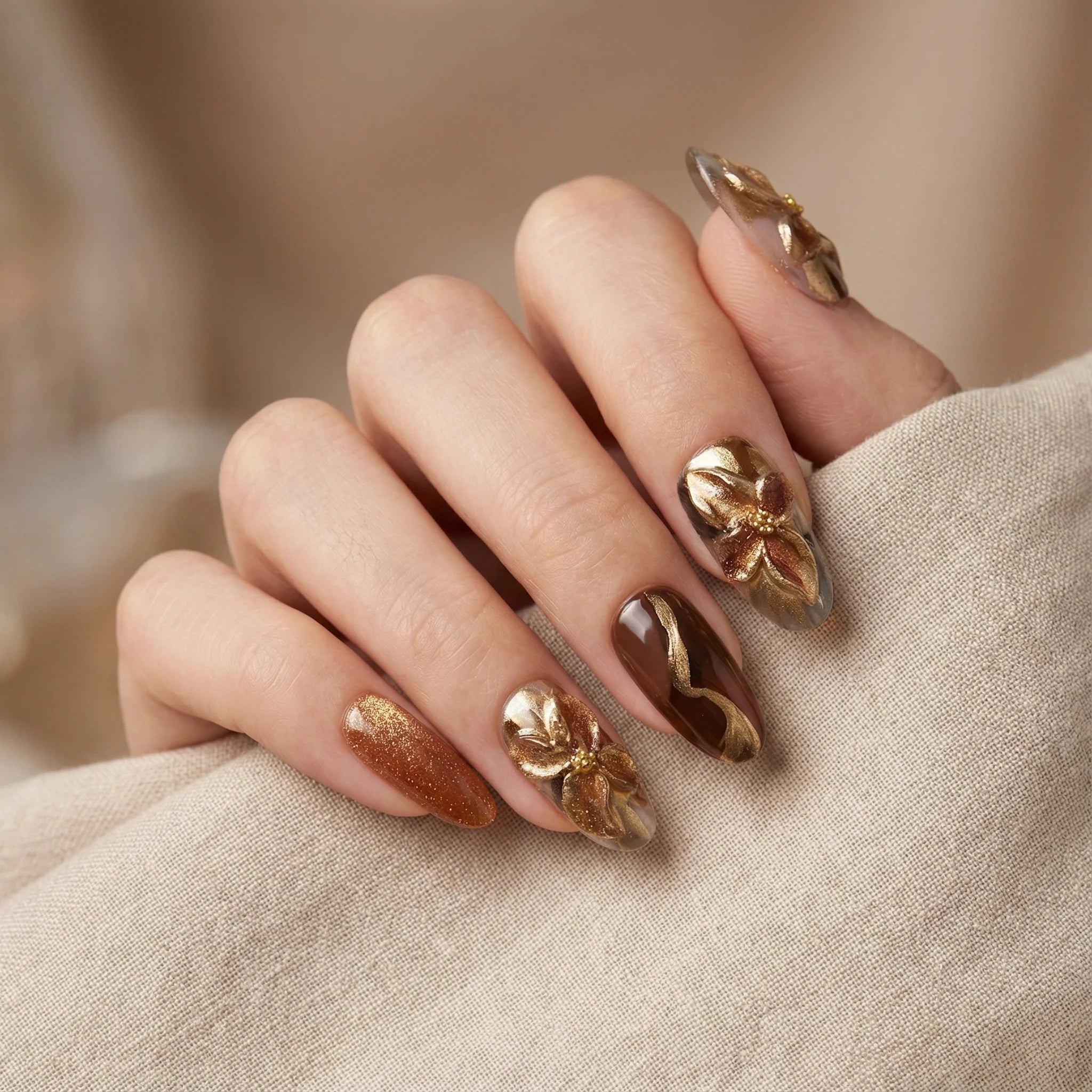 GOLDEN COCOA falsche Nägel Nahaufnahme - Detailansicht Qualität