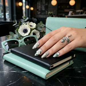 MINT PETAL Komplettset - 10 künstliche Fingernägel in 3 Größen (S, M, L) - einfache Anwendung und langanhaltender Halt