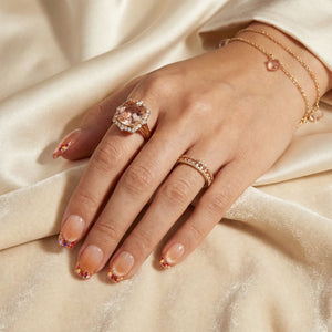PEACH SPARKLE Nahaufnahme - Detaillierte Ansicht des Nageldesign - Premium künstliche Fingernägel