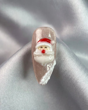 Santa Blush | DETAIL | Detailansicht des Nageldesigns
