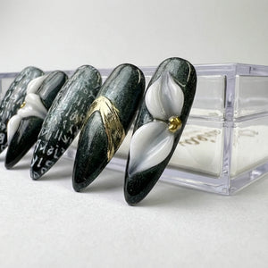 GREEN GARDEN - handmade press on nails - by Elaréa Nails - premium quality - made in Germany