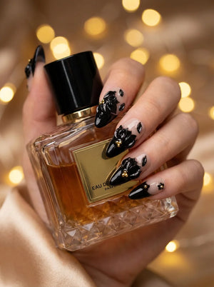 VELVET NOIR auf natürlichen Nägeln - Abend Look