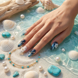 AQUA BREEZE - handmade press on nails - by Elaréa Nails - premium quality - made in Germany - accessory