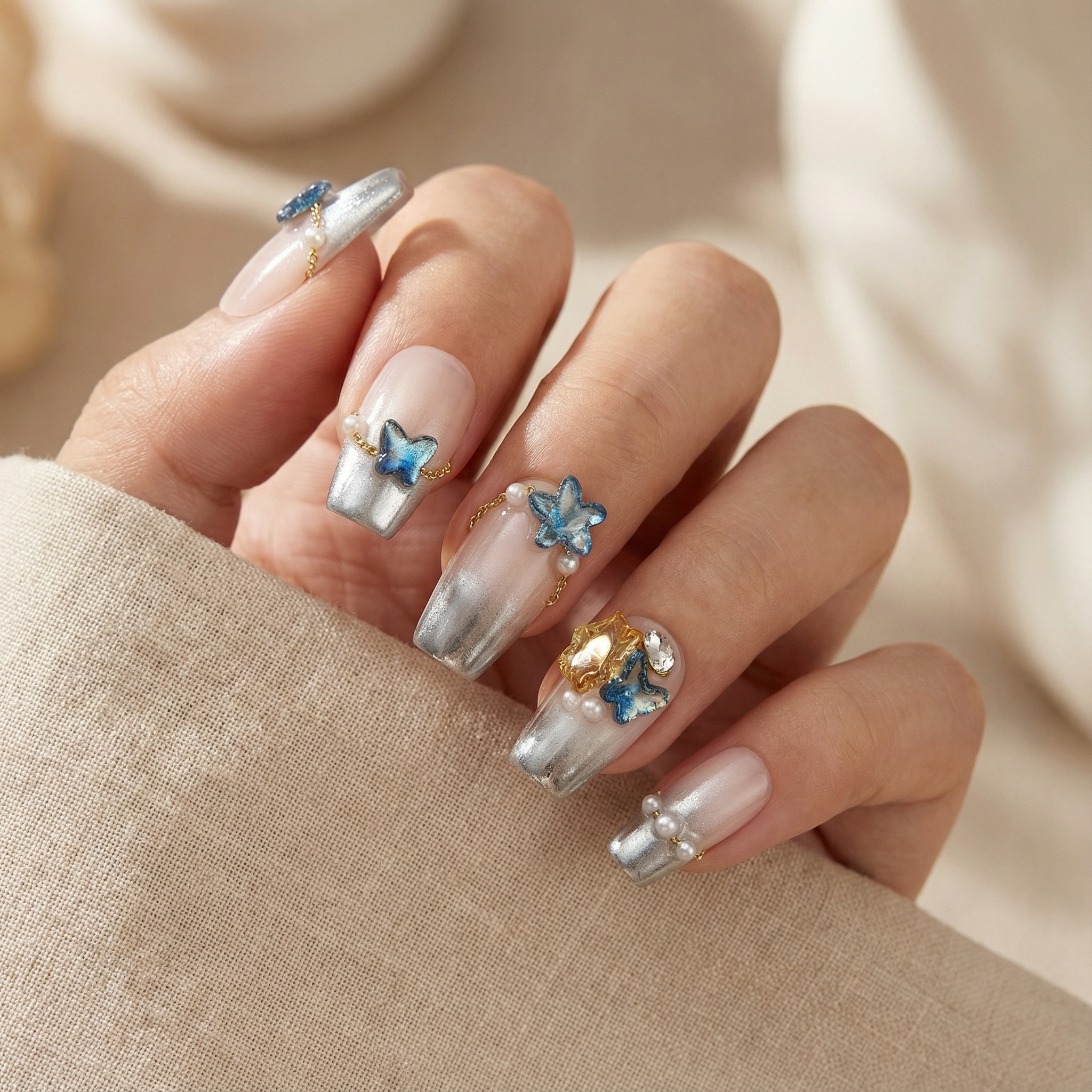 BUTTERFLY PEARL - in schmetterlingsfarben - mit Schmetterlings-Design - Press on Nägel - von Elaréa Nails - handgemacht - Detailansicht 2 - Versand aus Deutschland