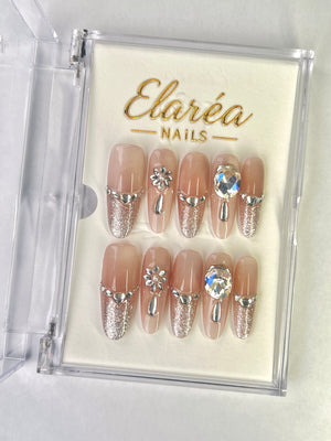 CRYSTAL VEIL - handmade press on nails - in kristallklar - mit zarter Schleier-Optik - Press on Nägel - von Elaréa Nails - handgemacht - Hauptbild - Versand aus Deutschland