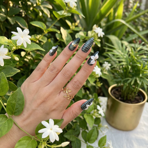 GREEN GARDEN - handmade press on nails - by Elaréa Nails - premium quality - made in Germany