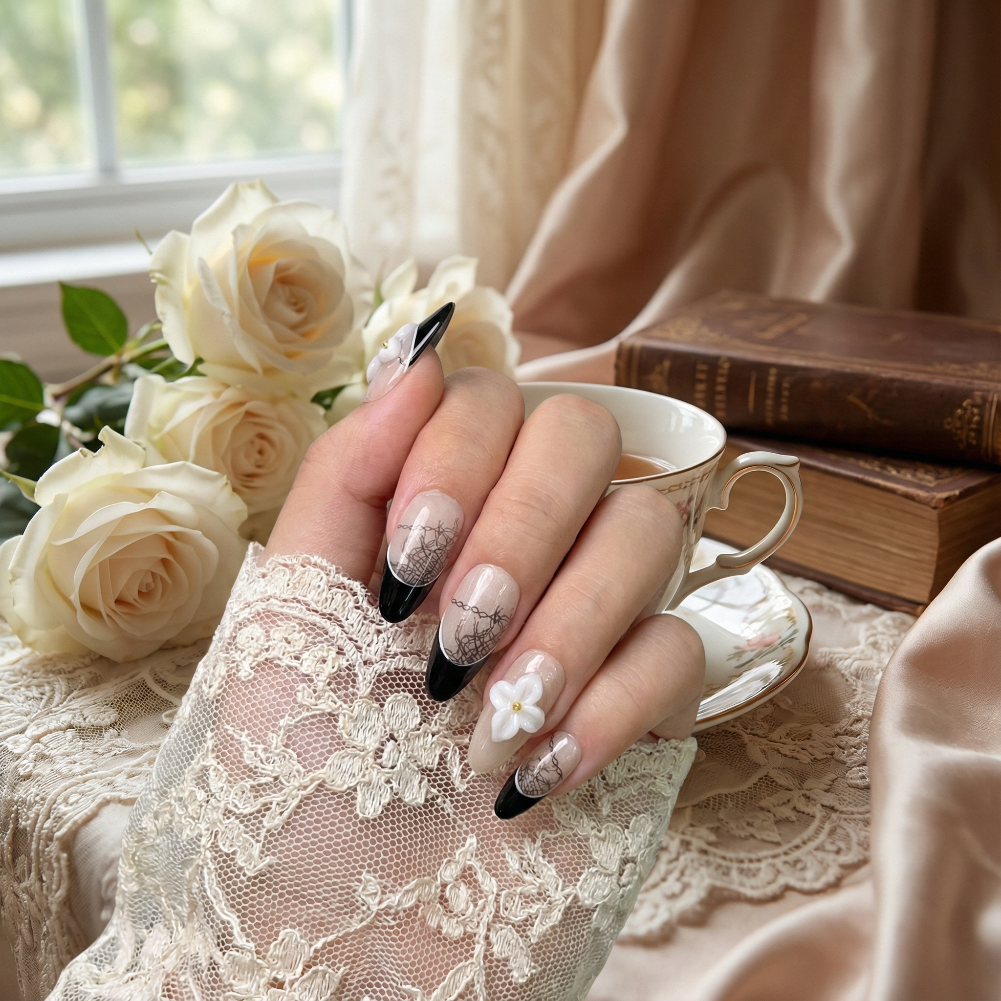 LACE BLOOM - in spitzenweiß - mit Spitzen-Design - Press on Nägel - von Elaréa Nails - handgemacht - Detailansicht 2 - Versand aus Deutschland