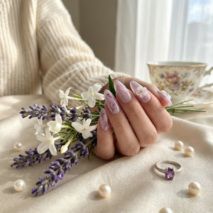 LILAC MIST - in fliederfarben - mit Nebel-Effekt - Press on Nägel - von Elaréa Nails - handgemacht - Detailansicht 4 - Versand aus Deutschland