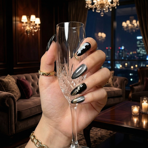 ONYX WHISPER - in onyxschwarz - handmade press on nails - mit Whisper-Stil - Press on Nägel - von Elaréa Nails - handgemacht - Hauptbild - Versand aus Deutschland