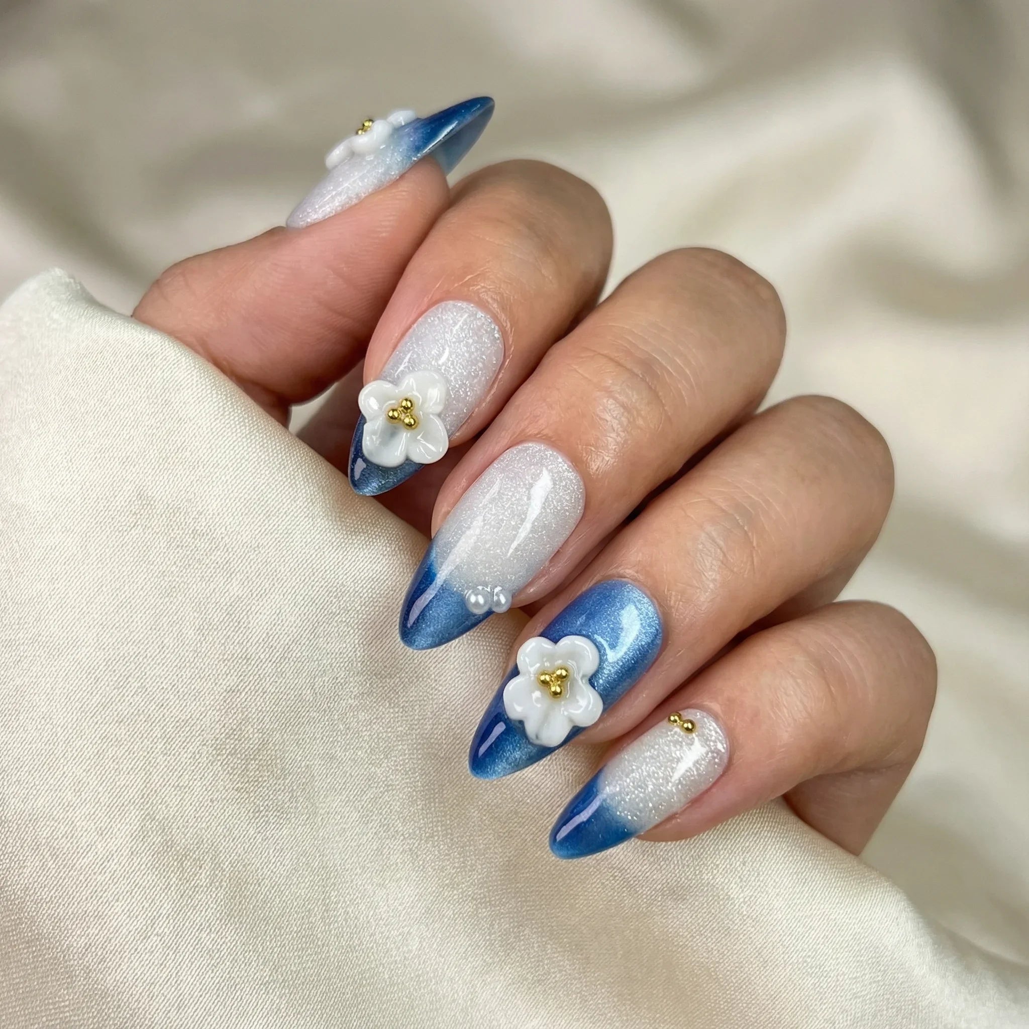 Press-on Nägel mit Nagellack kombinieren: Geht das?