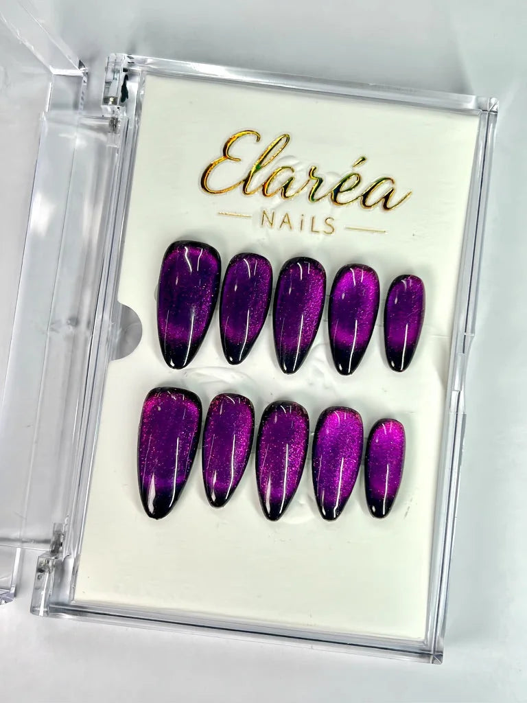 VIOLET DRIFT – Originalfoto: violett-schwarze Cat-Eye Press-ons