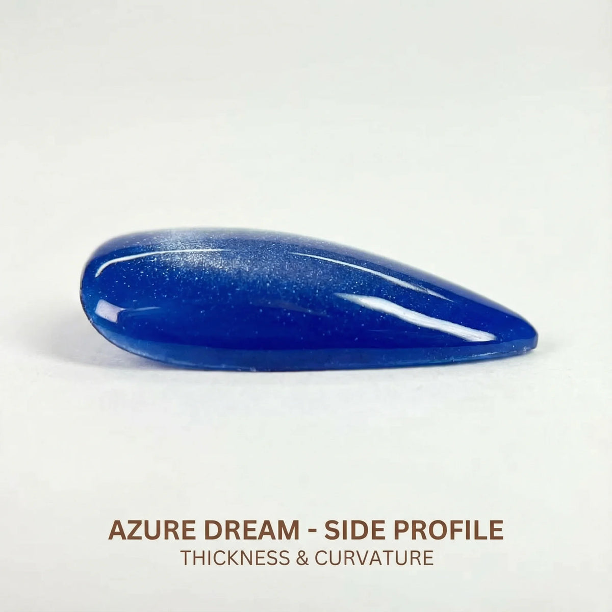 AZURE DREAM auf natürlichen Nägeln - Anwendungsbeispiel Deutschland