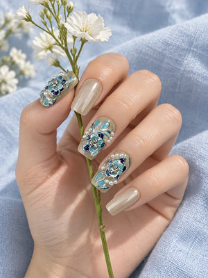 AZURE GARDEN