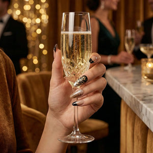 CHAMPAGNE BLOOM Press On Nägel Seitenansicht - Profilansicht