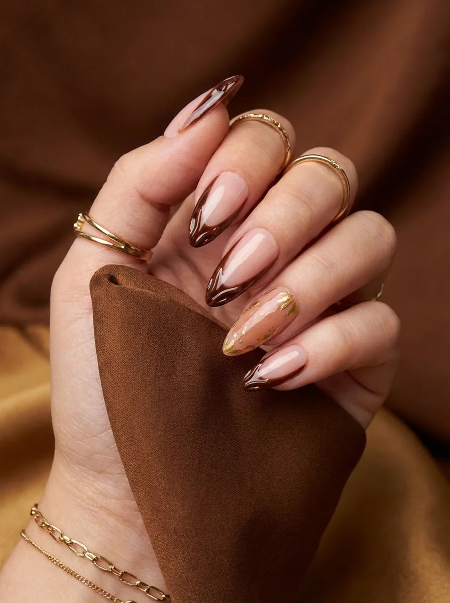 CHOCOLATE GLAZE falsche Nägel Nahaufnahme - Detailansicht