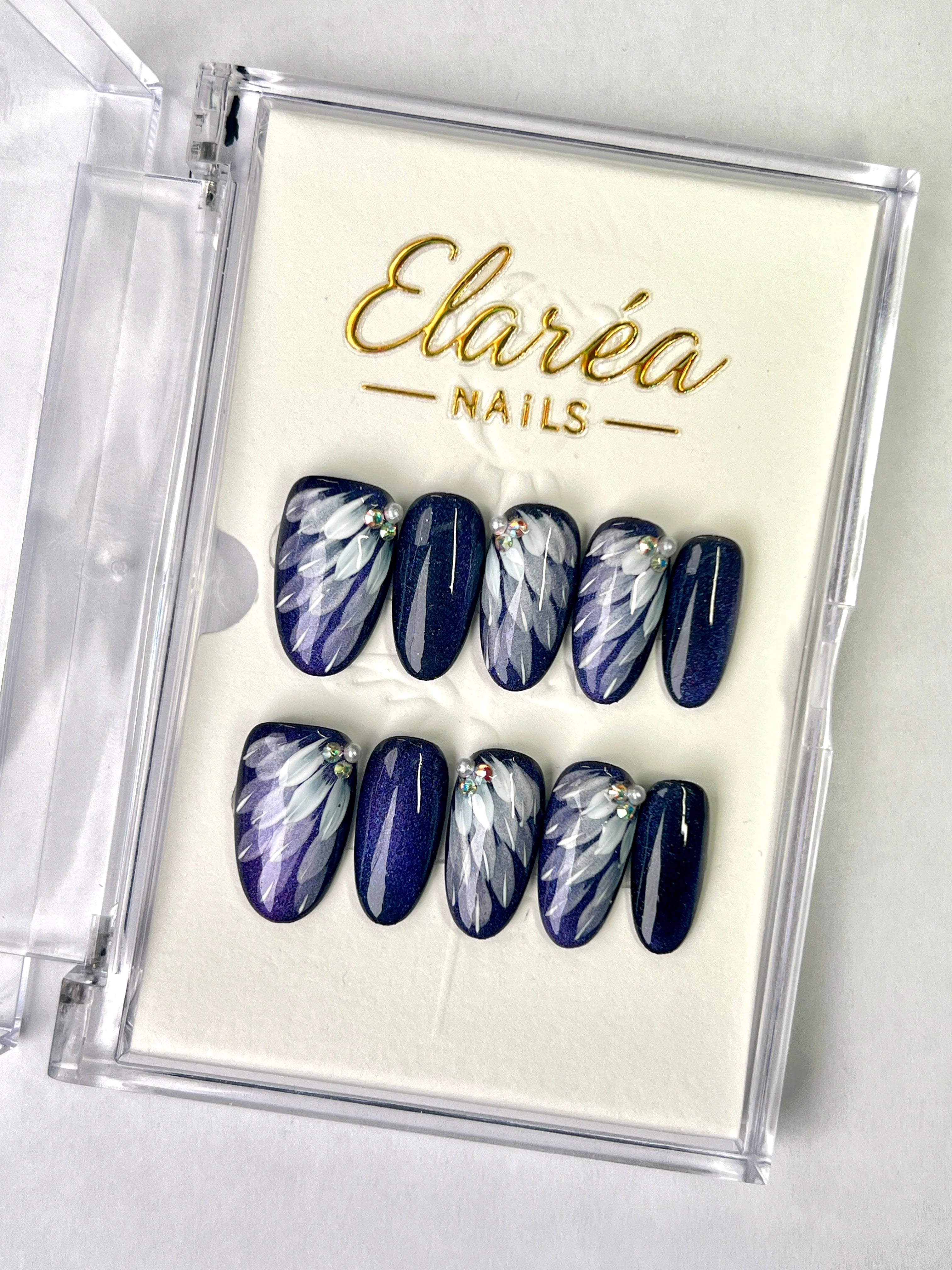 COSMIC FEATHER Hauptbild - Press On Nägel mit einzigartigem Design - Premium künstliche Fingernägel