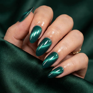 EMERALD GLOW falsche Nägel Nahaufnahme - Detailansicht Qualität