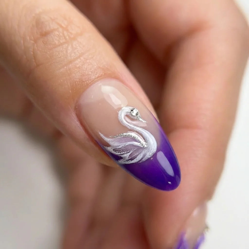 Elaréa Nails Geschenkkarte Press On Nägel Seitenansicht - Profilansicht