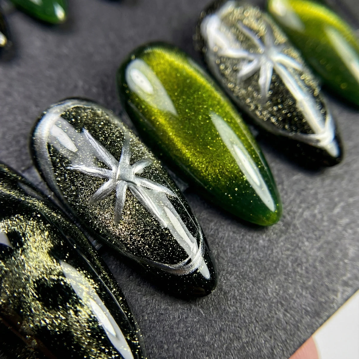 FOREST MAGIC Anwendungsbeispiel - auf natürlichen Nägeln