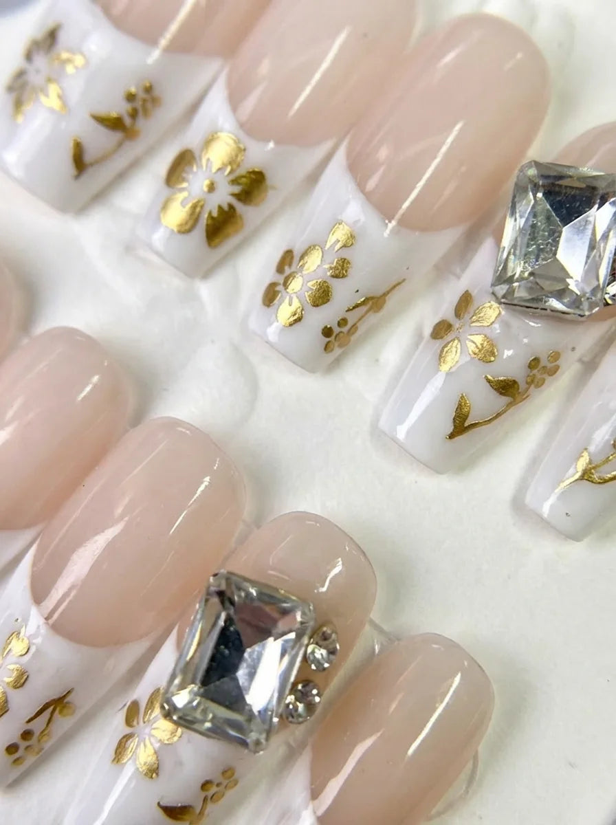 GOLDEN CRYSTAL Komplettset - 10 künstliche Fingernägel in 3 Größen (S, M, L) - einfache Anwendung und langanhaltender Halt