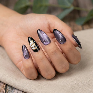 GRAPEVINE BLOOM Nahaufnahme - Detaillierte Ansicht des Nageldesign - Premium künstliche Fingernägel