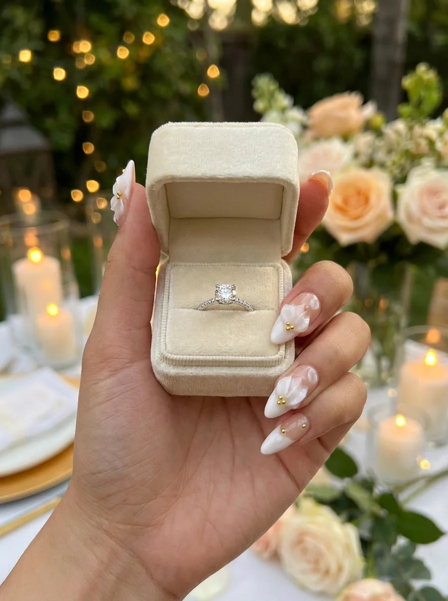 IVORY PETAL Press On Nägel Seitenansicht - Qualitätsansicht