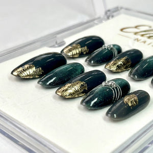 Detailansicht - Hochwertige Materialien und Verarbeitung. MALACHITE GOLD - Press On Nägel. Enthält: Press On Nägel, künstl...
