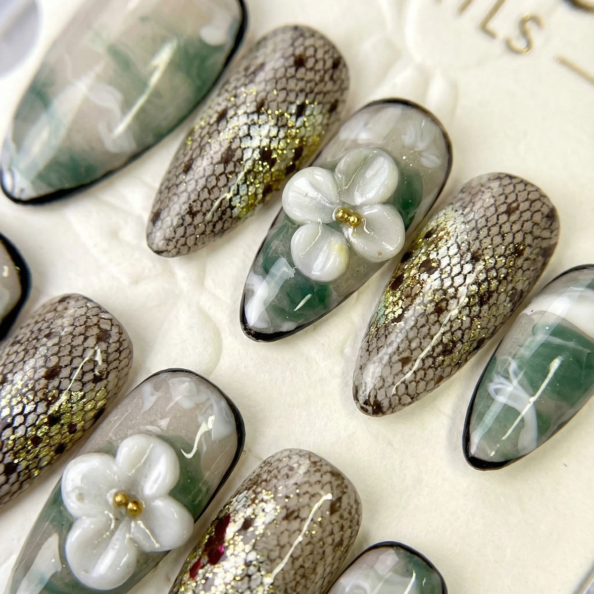 MINT PETAL Zubehör - Gel-Klebestreifen für perfekten Halt - einfache Anwendung und langanhaltender Halt
