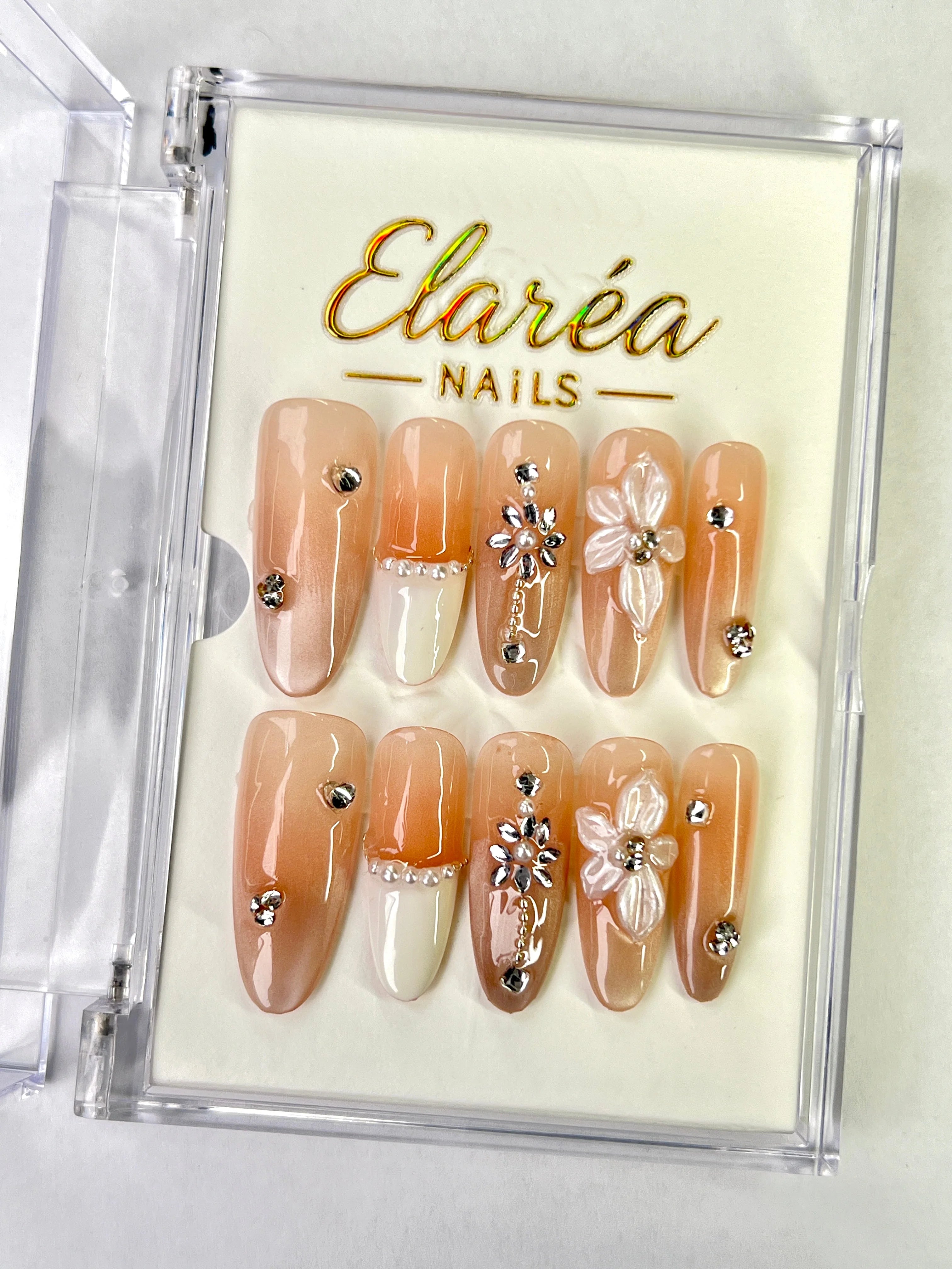 PETAL GLOW Hauptbild - Press On Nägel mit einzigartigem Design - Premium künstliche Fingernägel