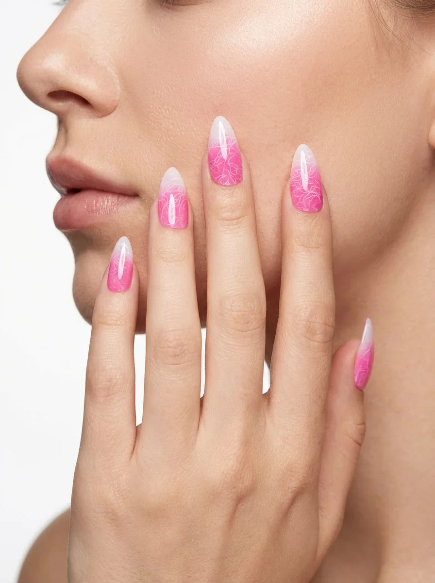 PINK FROST falsche Nägel Nahaufnahme - Detailansicht Qualität