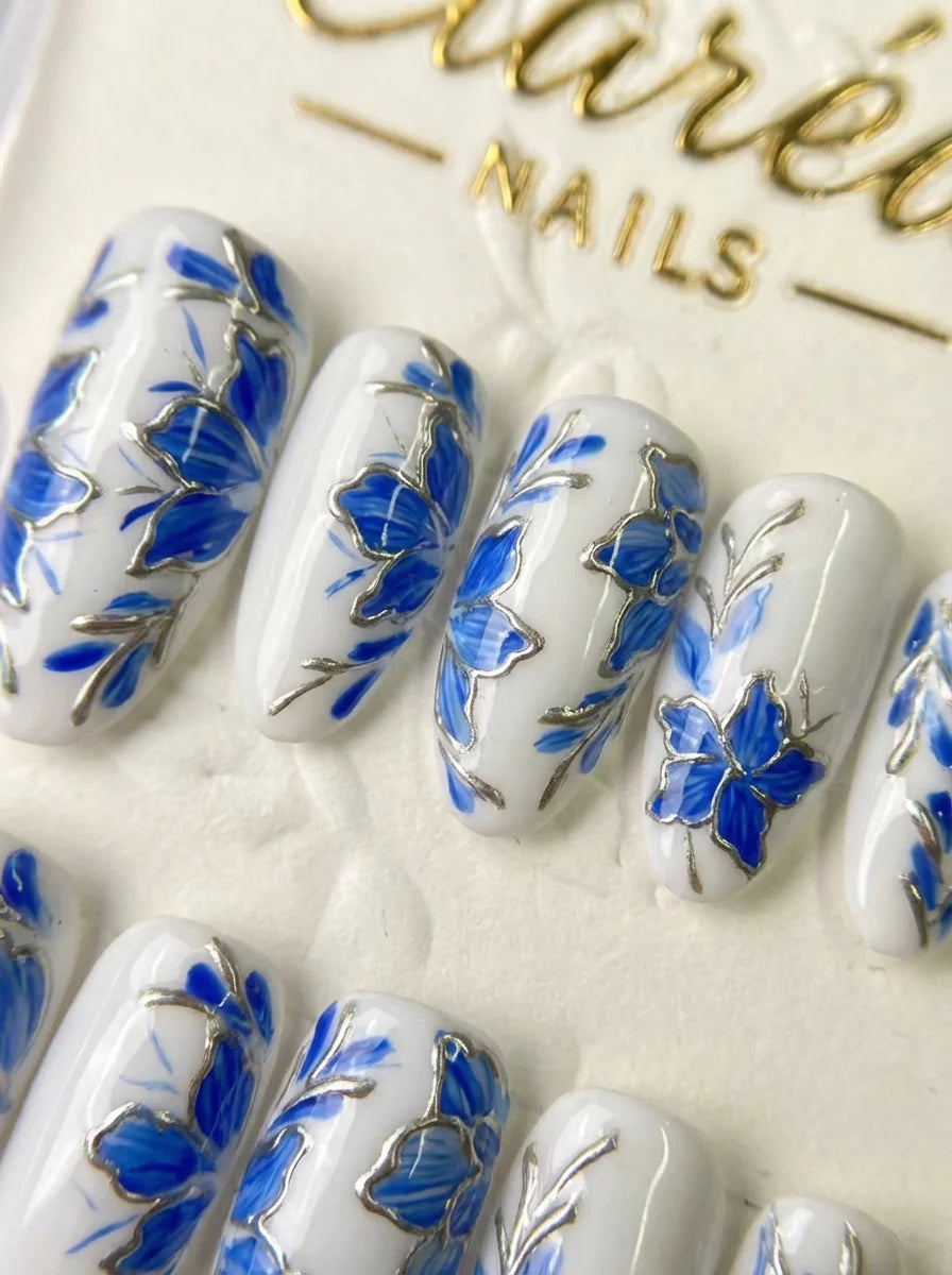 PORCELAIN BLOOM Komplettset - 10 künstliche Fingernägel in 3 Größen (S, M, L) - einfache Anwendung und langanhaltender Halt