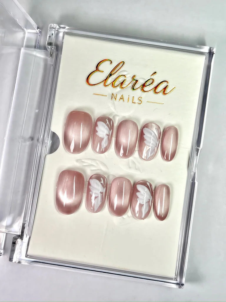 ROSE FEATHER - handmade press on nails - in rosé - mit Feder-Design - Press on Nägel - von Elaréa Nails - handgemacht - Hauptbild - Versand aus Deutschland