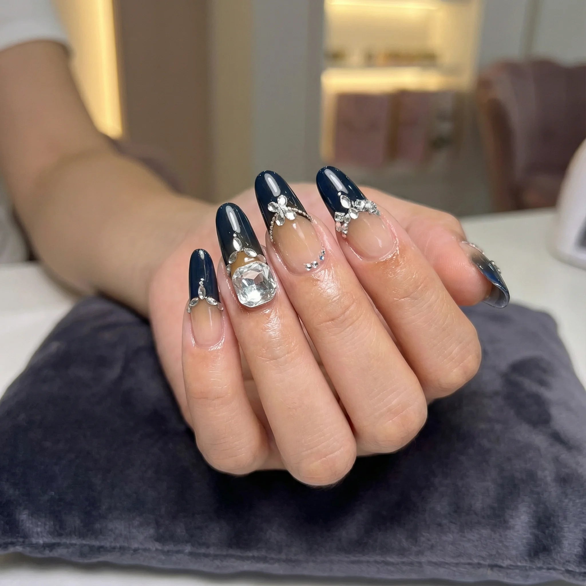 ROYAL NOIR - handmade press on nails - by Elaréa Nails - premium quality - made in Germany