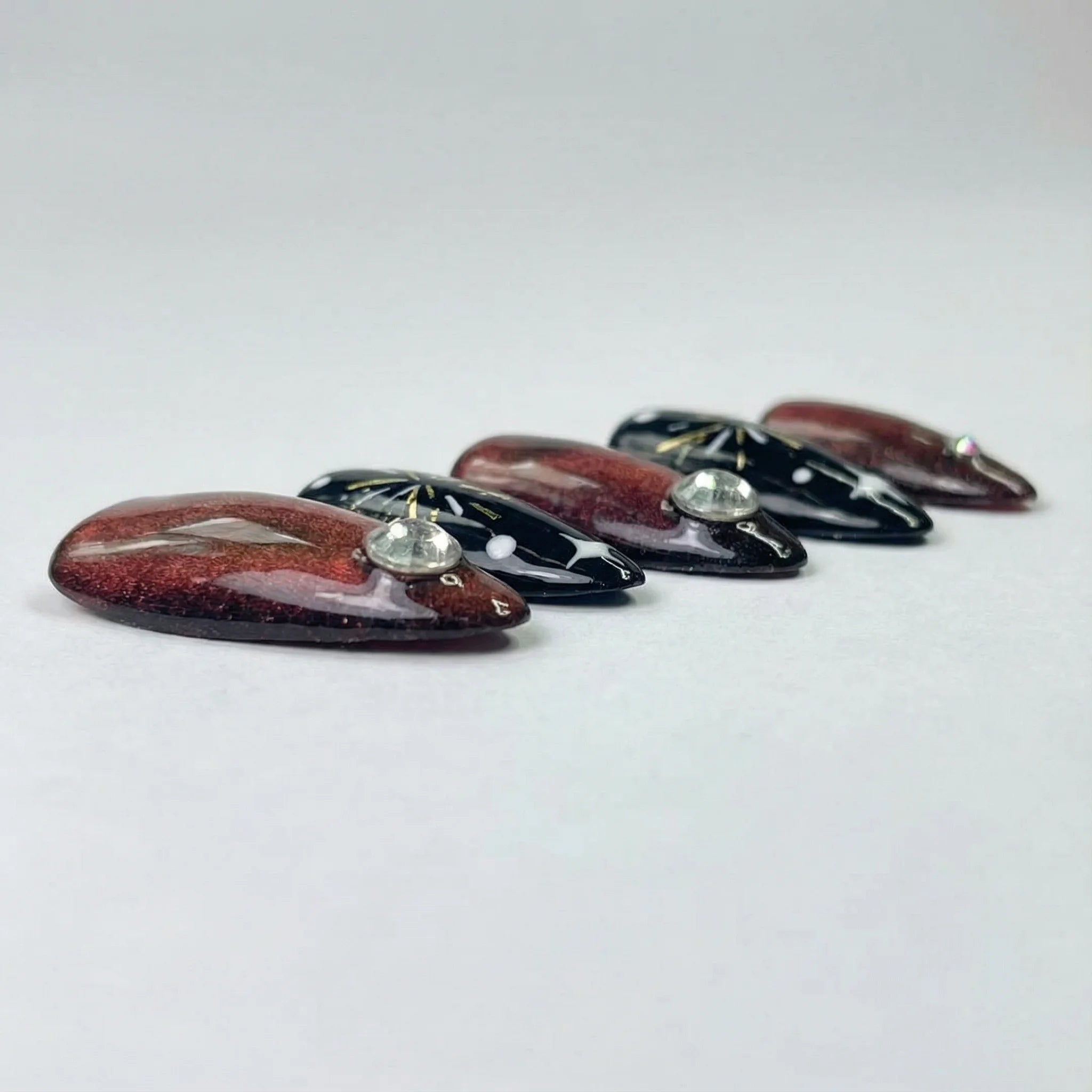 RUBY BURST - handmade press on nails - by Elaréa Nails - premium quality - made in Germany