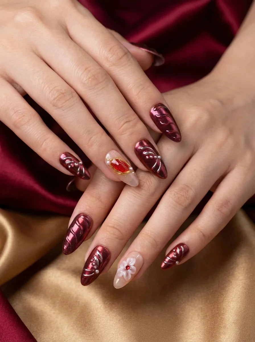 RUBY PETAL Nahaufnahme - Detaillierte Ansicht des Nageldesign - Premium künstliche Fingernägel