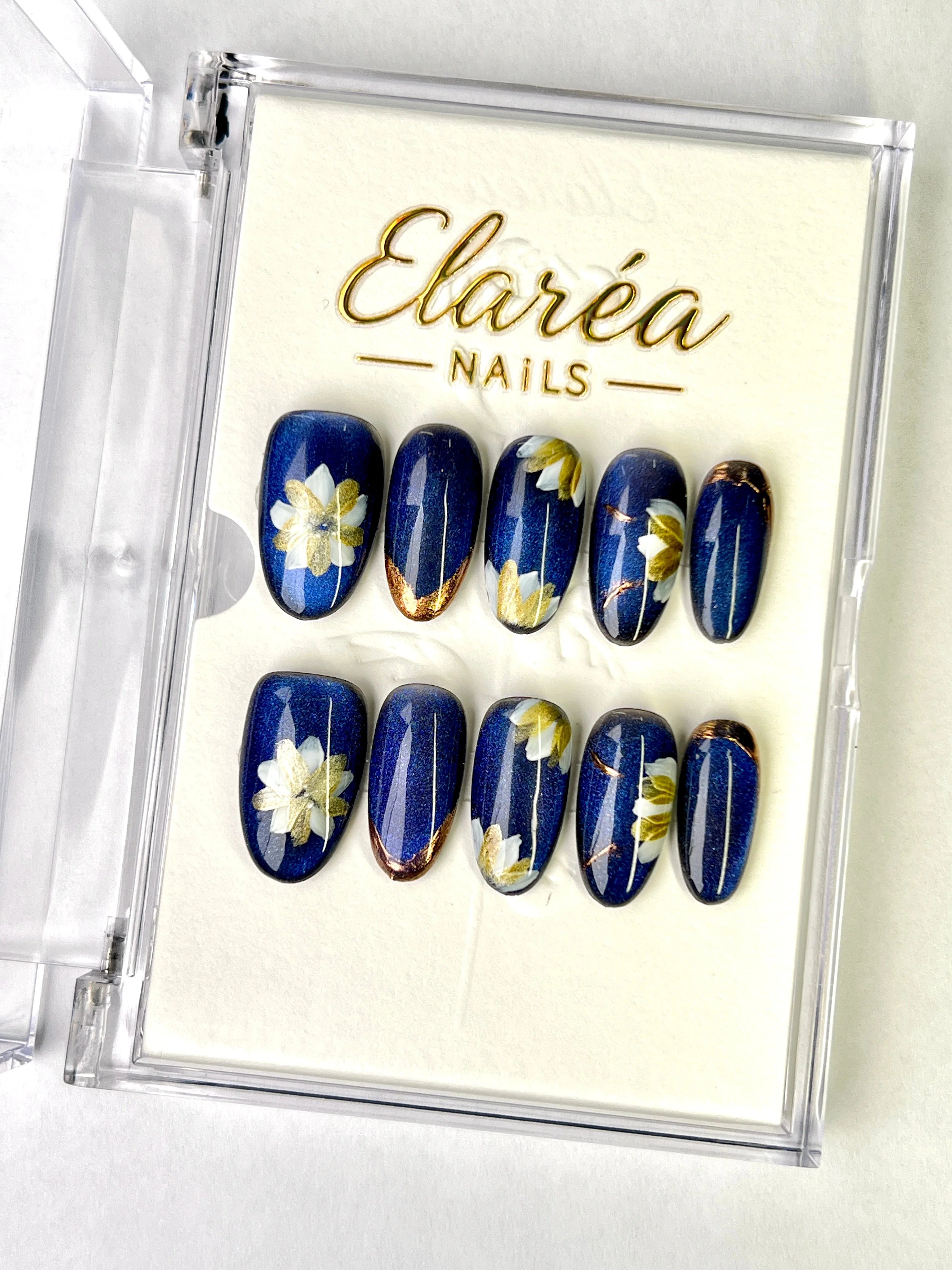 SAPPHIRE PETAL Hauptbild - Press On Nägel mit einzigartigem Design - Premium künstliche Fingernägel