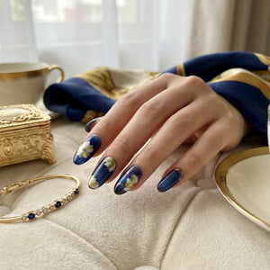 SAPPHIRE PETAL Komplettset - 10 künstliche Fingernägel in 3 Größen (S, M, L) - einfache Anwendung und langanhaltender Halt