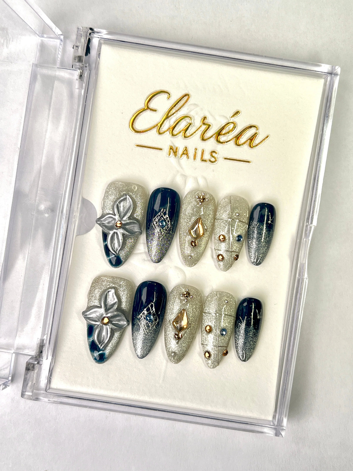 SILVER AURORA - handmade press on nails - in silber - mit Aurora-Effekt - Press on Nägel - von Elaréa Nails - handgemacht - Hauptbild - Versand aus Deutschland