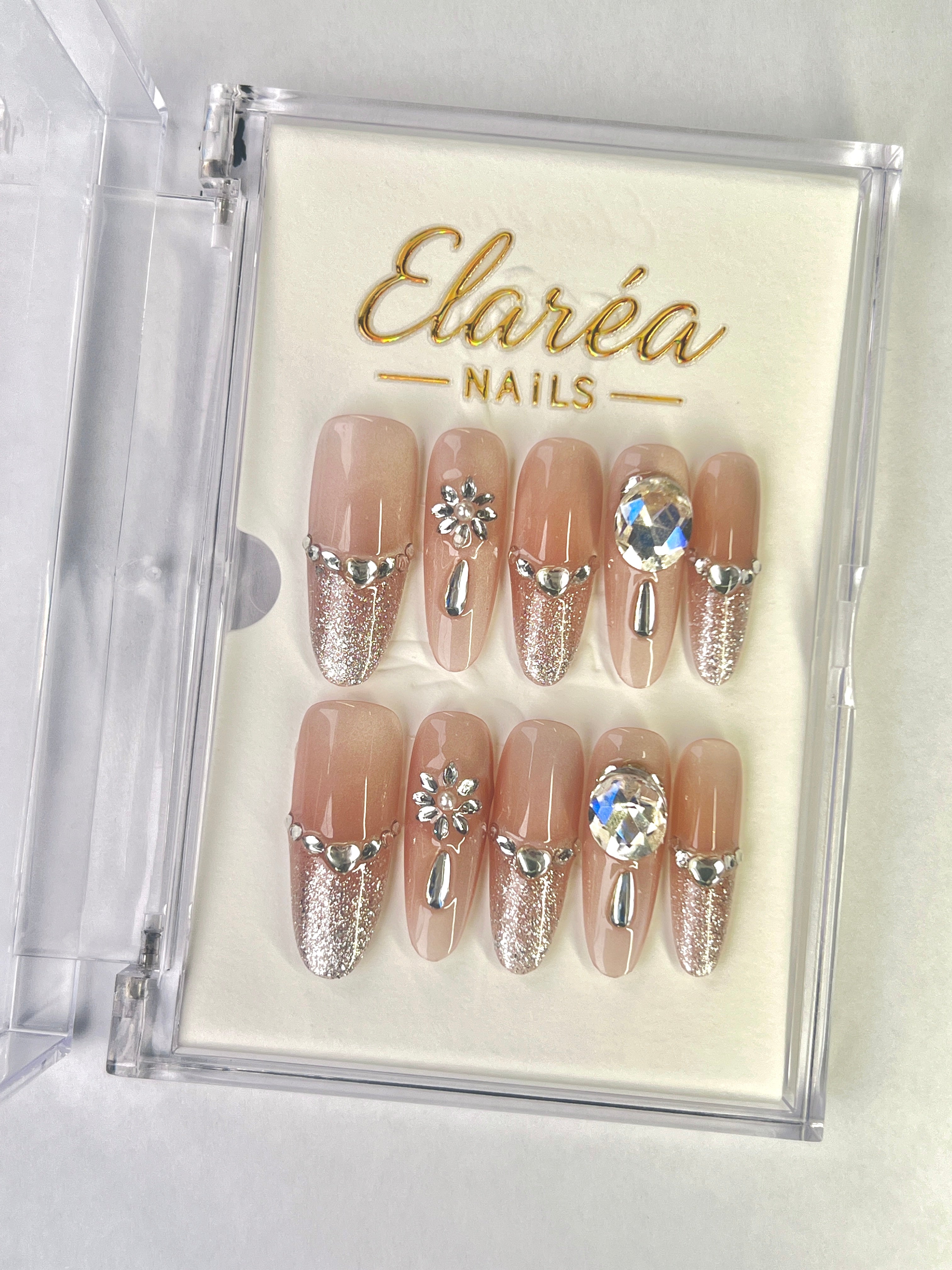 CRYSTAL VEIL - handmade press on nails - in kristallklar - mit zarter Schleier-Optik - Press on Nägel - von Elaréa Nails - handgemacht - Hauptbild - Versand aus Deutschland