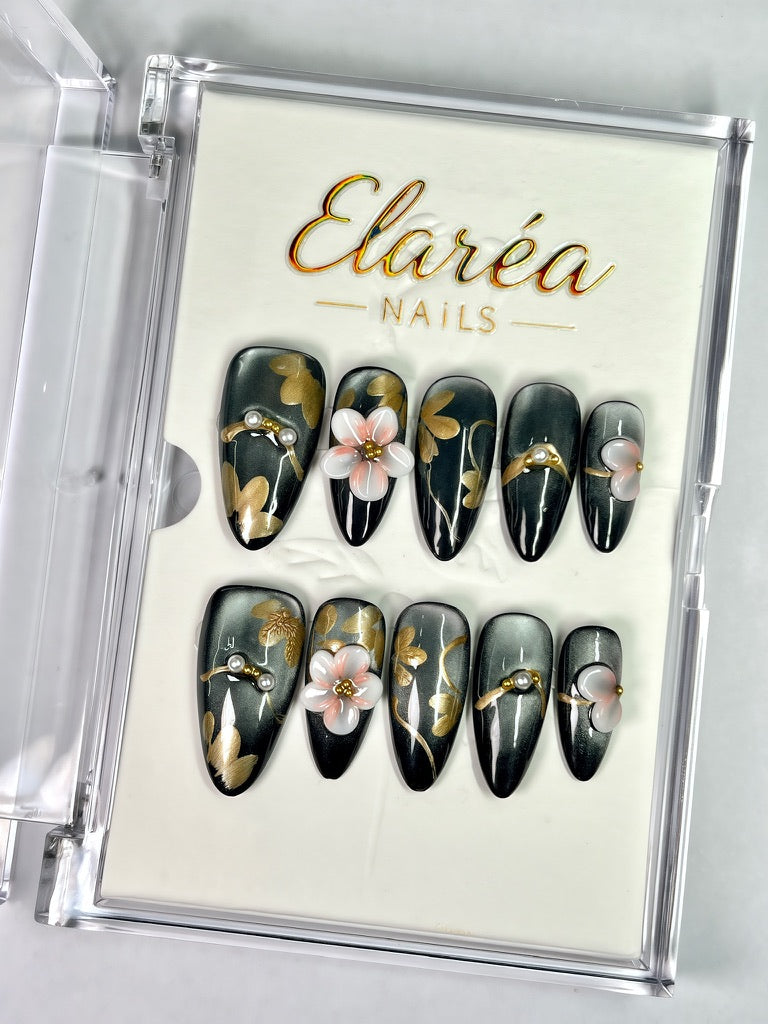 MIDNIGHT BLOOM - handmade press on nails - in mitternachtsblau - mit Blüten-Design - Press on Nägel - von Elaréa Nails - handgemacht - Hauptbild - Versand aus Deutschland