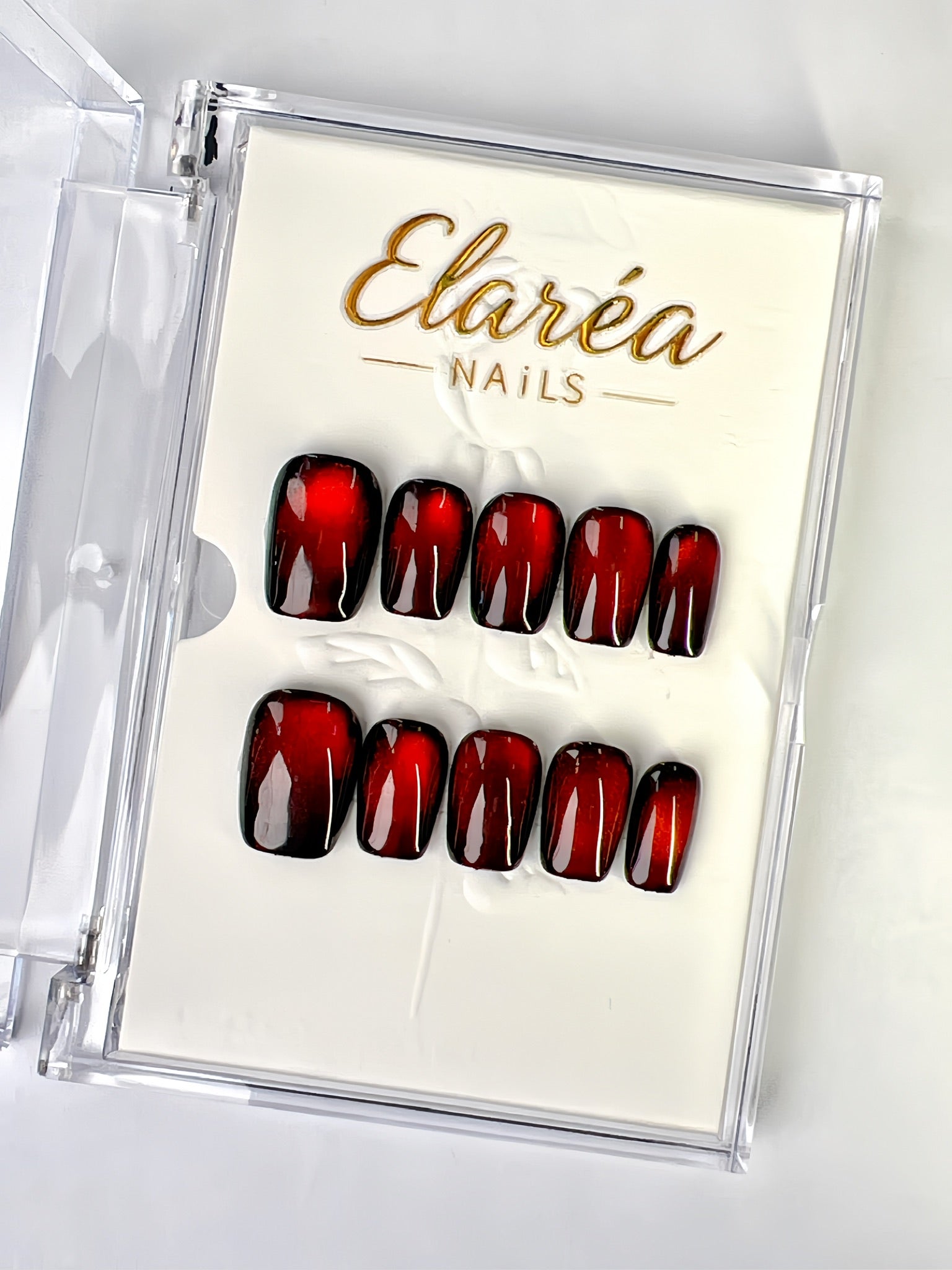 RED VELVET - handmade press on nails - in rot - mit Samt-Optik - Press on Nägel - von Elaréa Nails - handgemacht - Hauptbild - Versand aus Deutschland