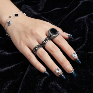 ROYAL NOIR - handmade press on nails - by Elaréa Nails - premium quality - made in Germany