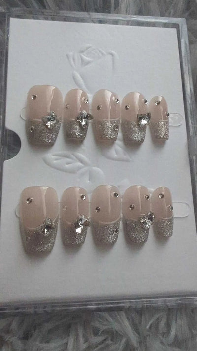 Nageldesign Inspiration - Kreative Ideen für künstliche Fingernägel